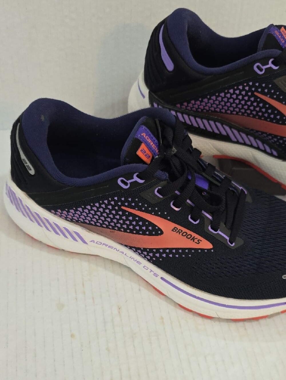Brooks Adrenaline GTS 22 Womens Shoes - Navy with Coral & Purple Size 10 - Picture 3 of 11